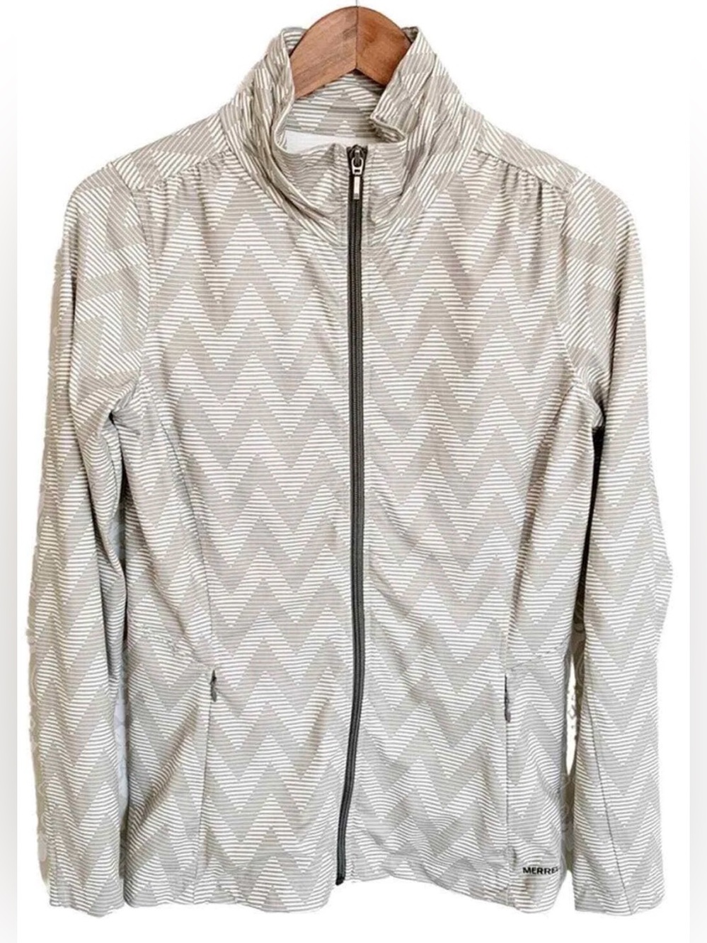 Merrell Light Gray Chevron Zip-Front Women's Jacket size Medium